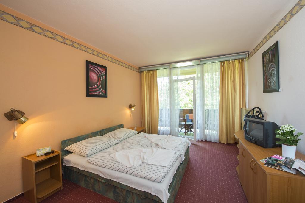 Familia Hotel Balatonboglár Habitación foto